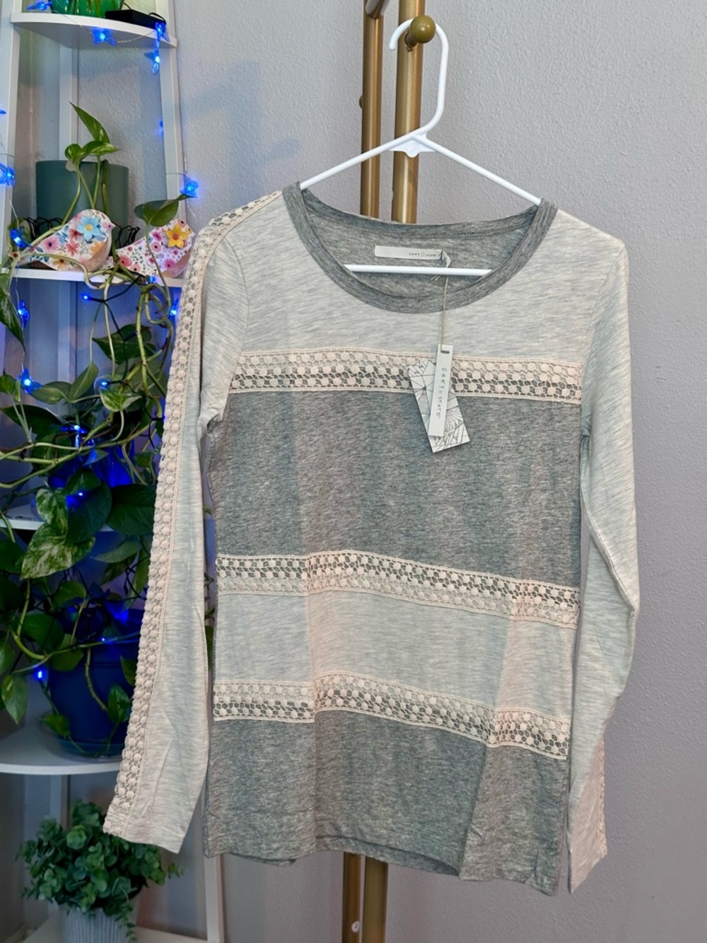 Grey State Gray Heather Lace Trim Long Sleeve Top